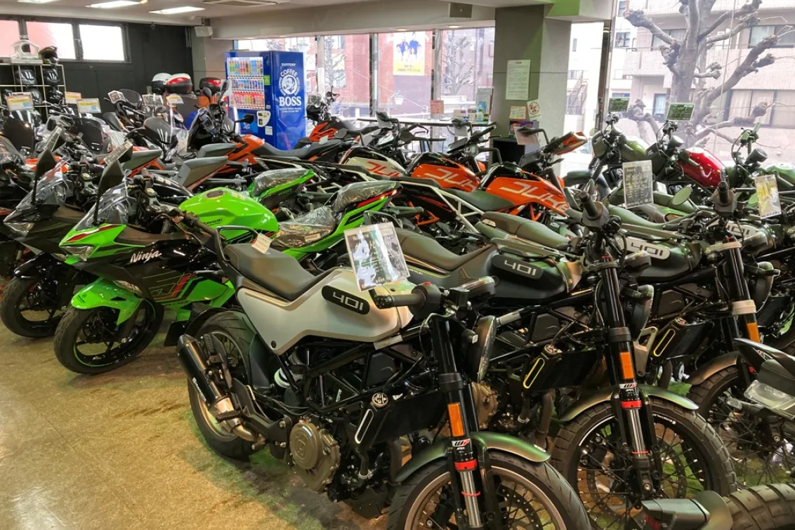 株式会社ビー・フリー_ビーフリー世田谷用賀店_店内2