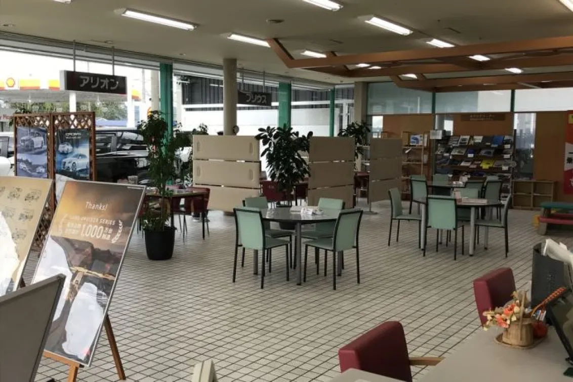 岐阜トヨタ自動車株式会社_土岐店_店舗内装