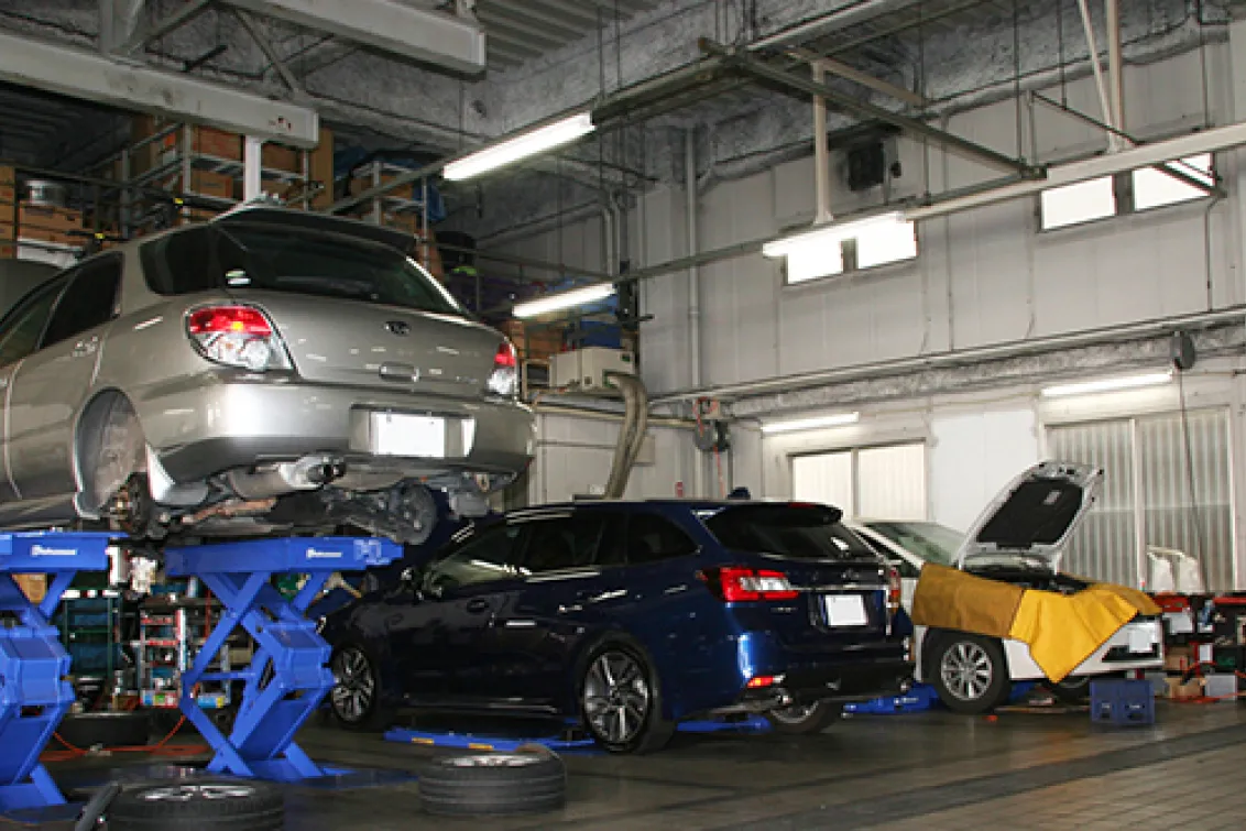 埼玉スバル自動車株式会社_越谷店_工場内観