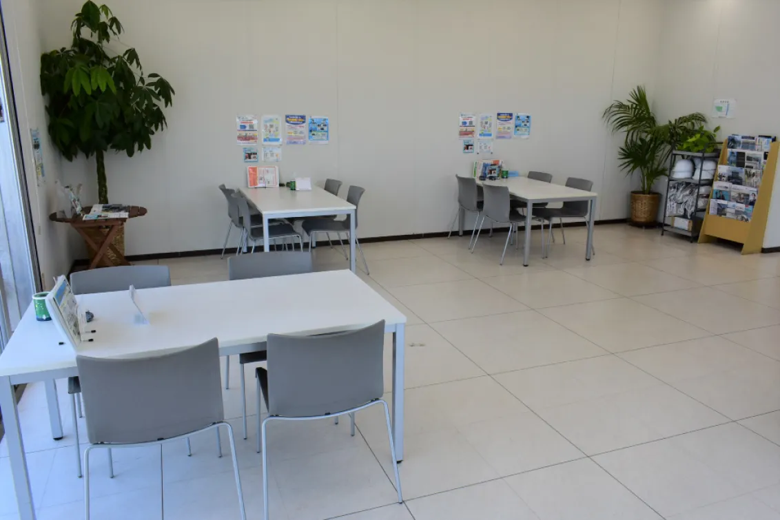 岐阜スバル株式会社_カースポット岐阜細畑_店舗内観