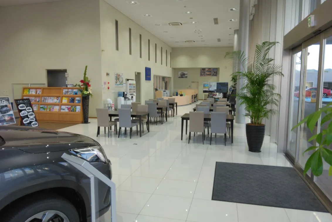 岐阜スバル株式会社_各務原店_店舗内観