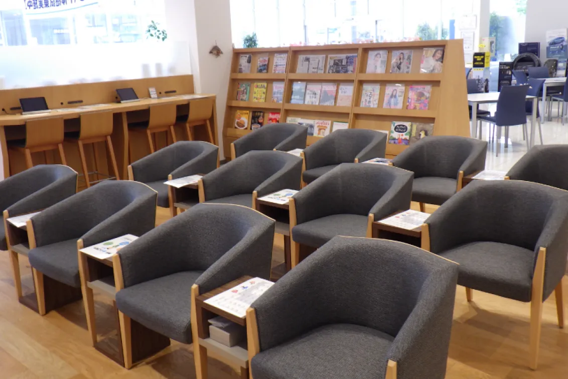 岐阜スバル株式会社_大垣長沢店_店舗内観