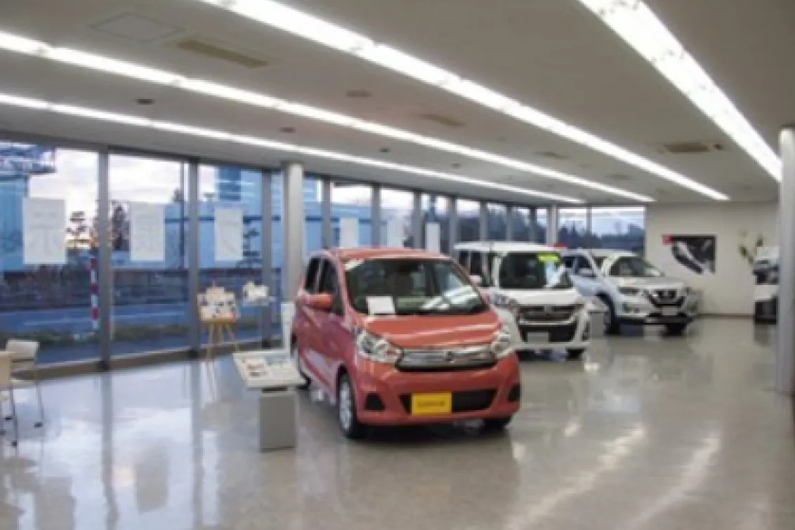 羽後日産モーター_御所野店_店舗内装