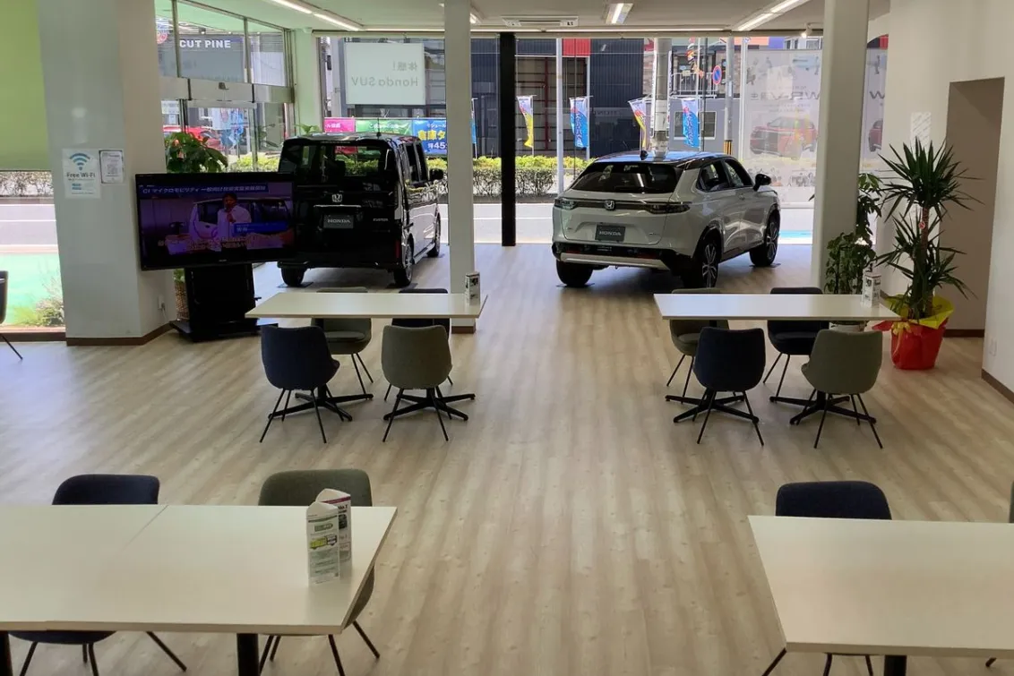 株式会社ホンダ販売和歌山＿ホンダカーズ紀の川＿紀三井寺店＿店舗内