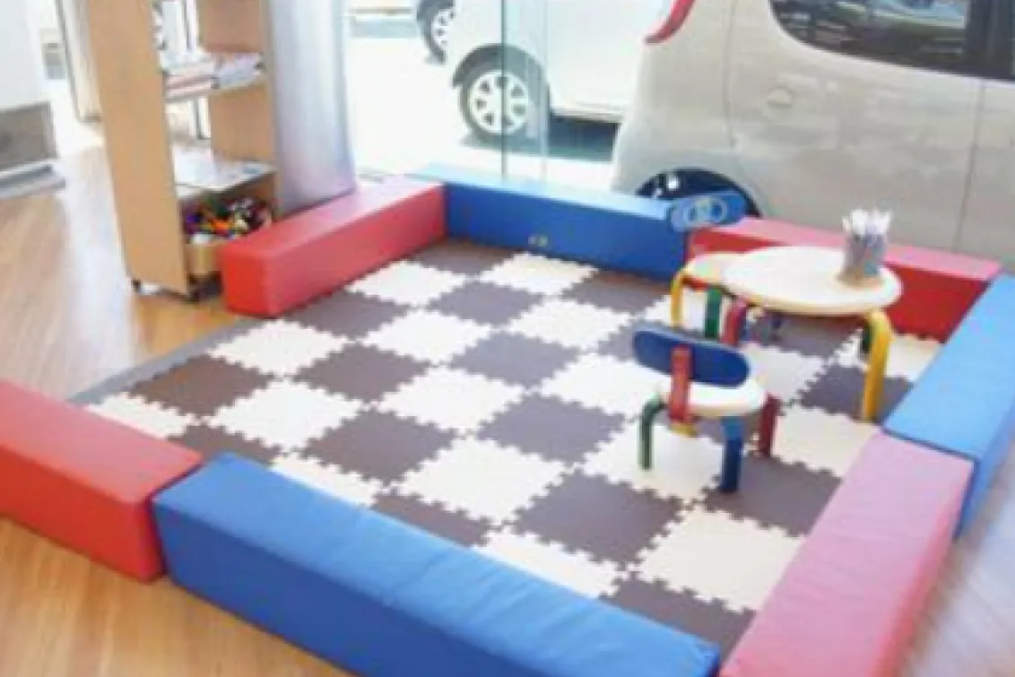 羽後日産モーター_本荘店_店舗内装