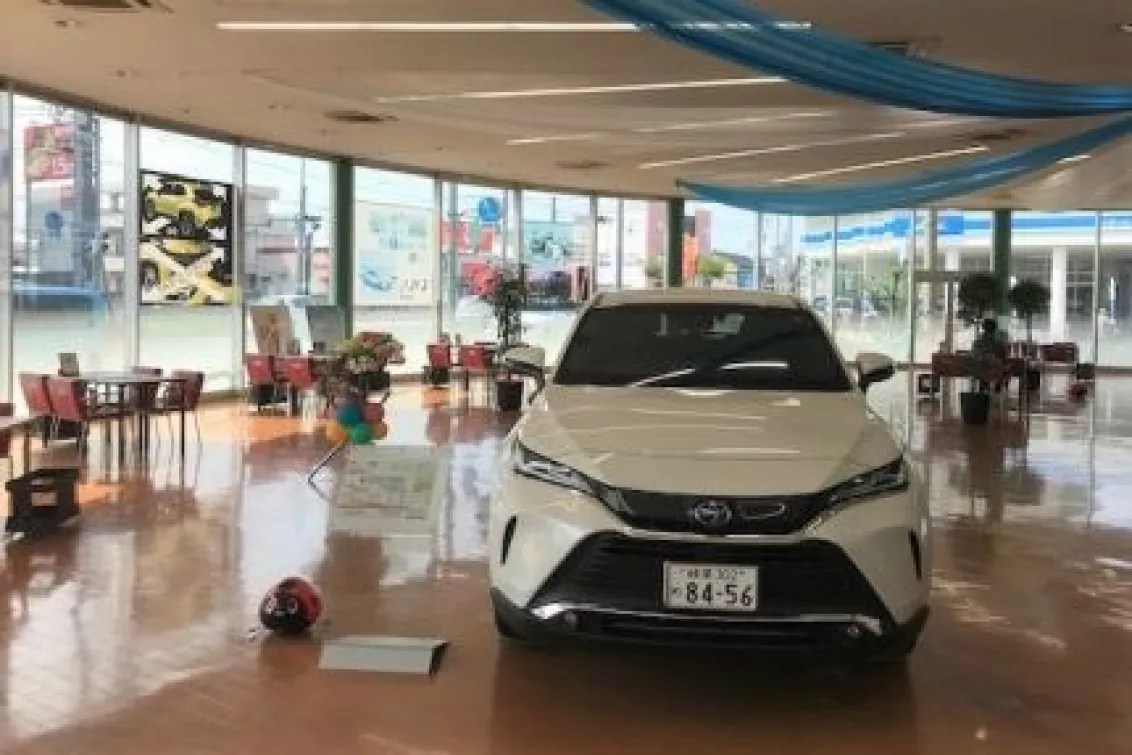 岐阜トヨタ自動車株式会社_穂積店_店舗内装