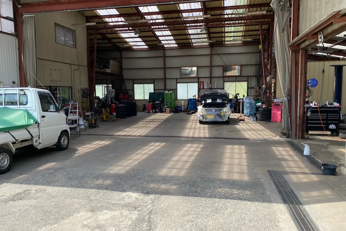 有限会社高野自動車_整備工場_自動車整備工場