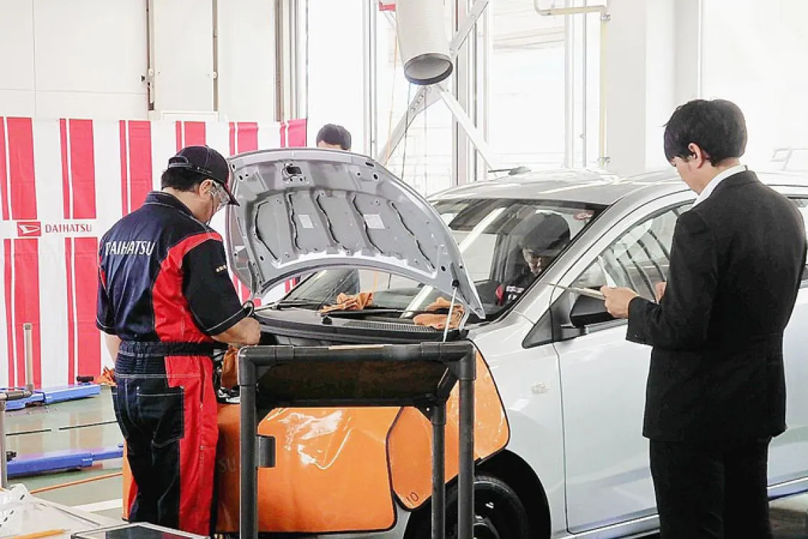 ダイハツ_山形ダイハツ販売株式会社_桧町店_整備風景