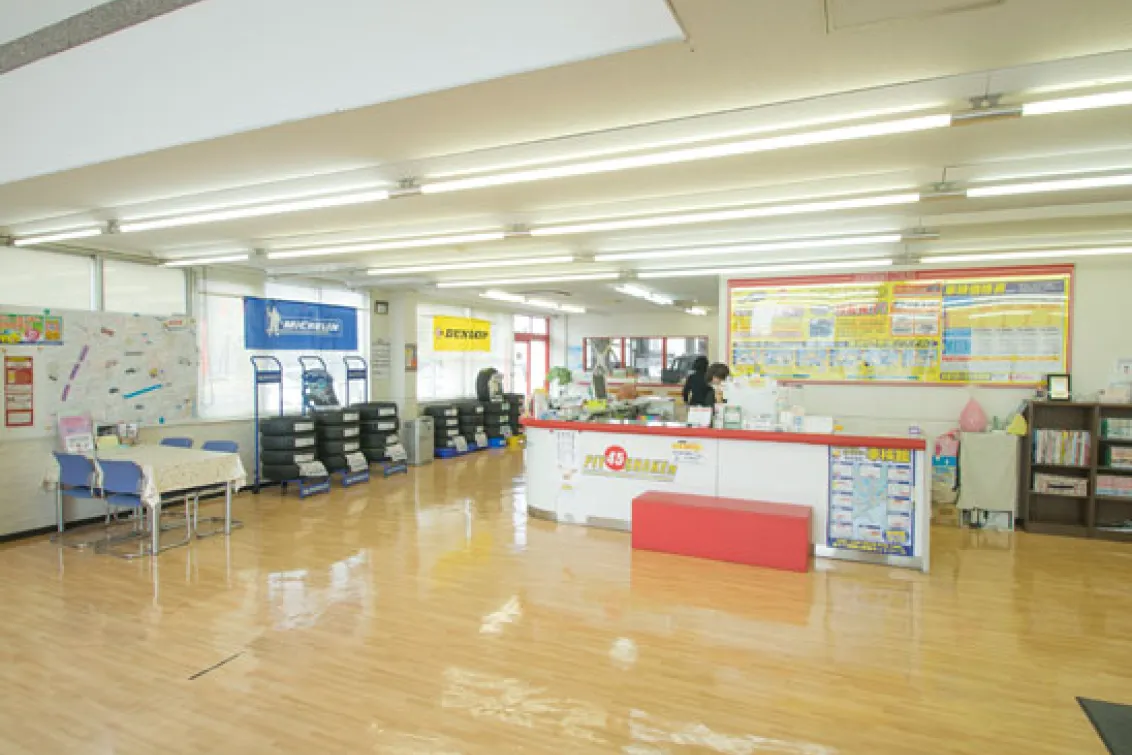 株式会社未来工房_春日部店_店舗内装