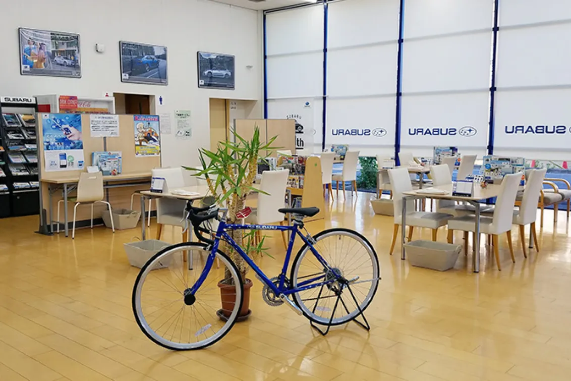 岐阜スバル自動車株式会社_桑名店_店舗内観