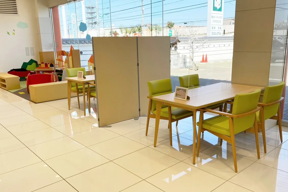 奈良トヨタ株式会社_モビリティガーデン奈良本店_店舗内