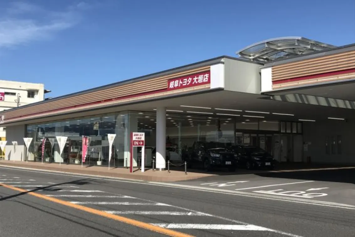 岐阜トヨタ自動車株式会社_大垣店_店舗内装
