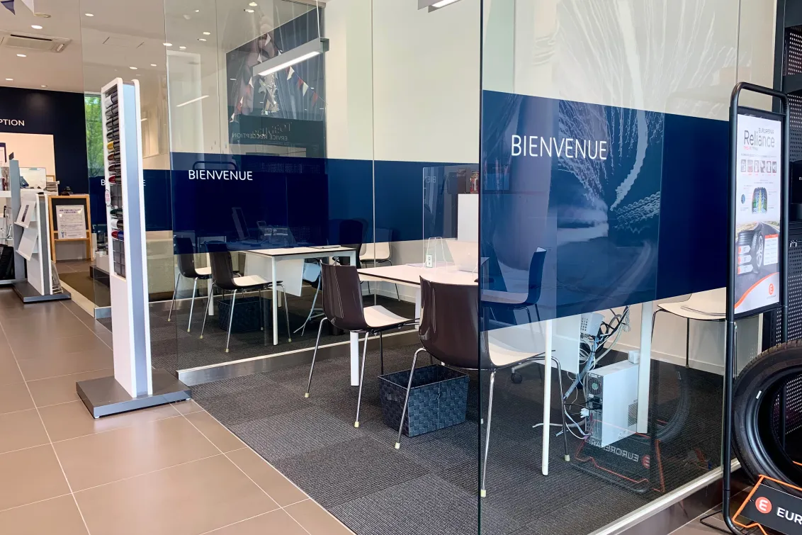 プジョー_藤沢自動車株式会社_PEUGEOT 金沢_店舗内装