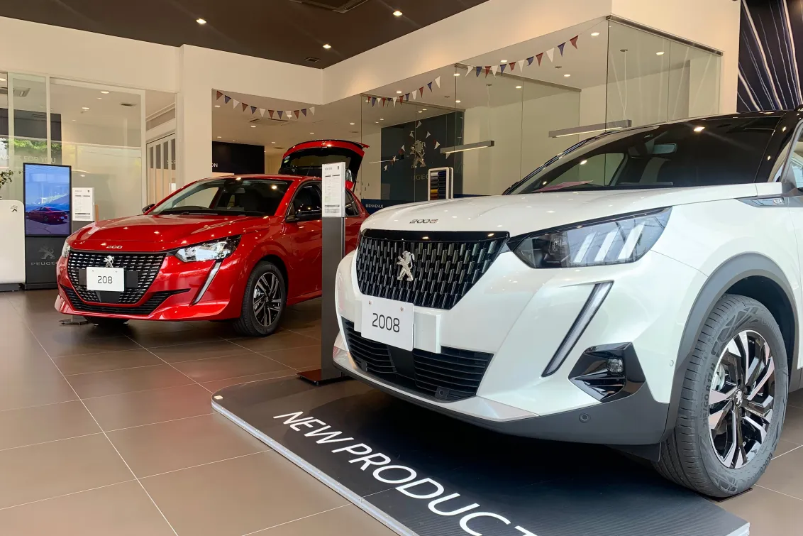 プジョー_藤沢自動車株式会社_PEUGEOT 金沢_店舗内装