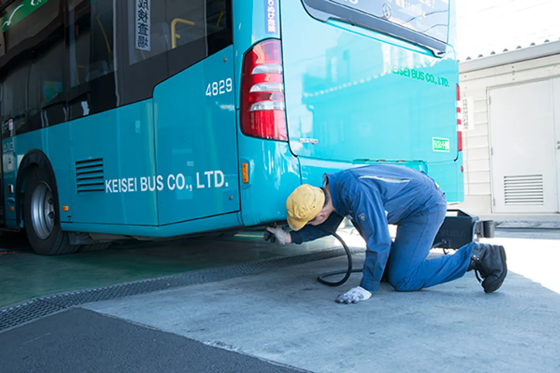 京成自動車整備株式会社_市川工場_整備風景