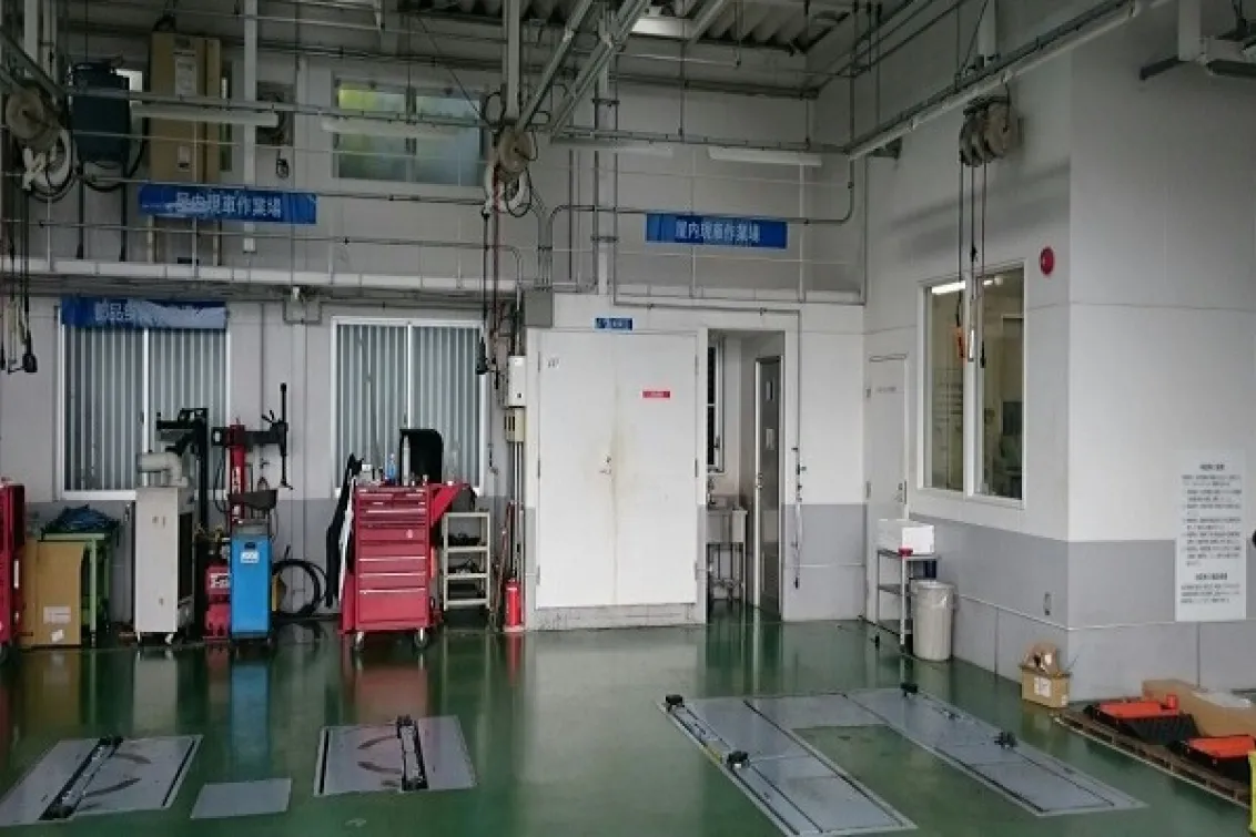 株式会社スズキ自販埼玉_スズキアリーナ三郷インター_工場内観