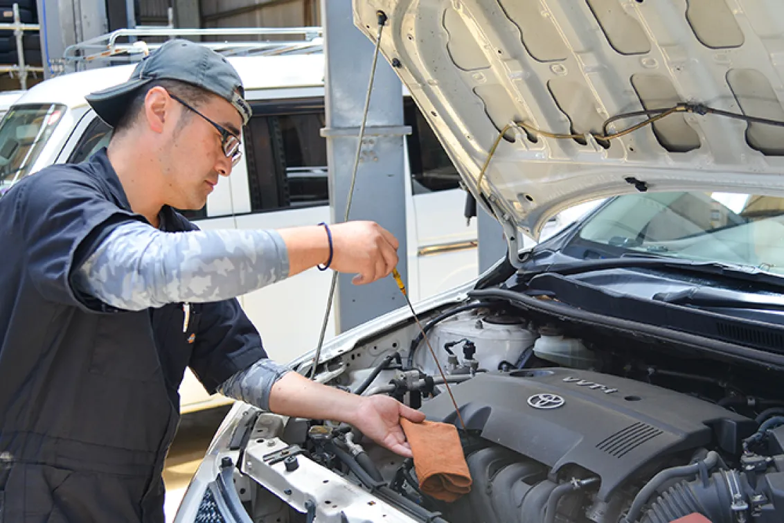 株式会社山長商会_整備風景