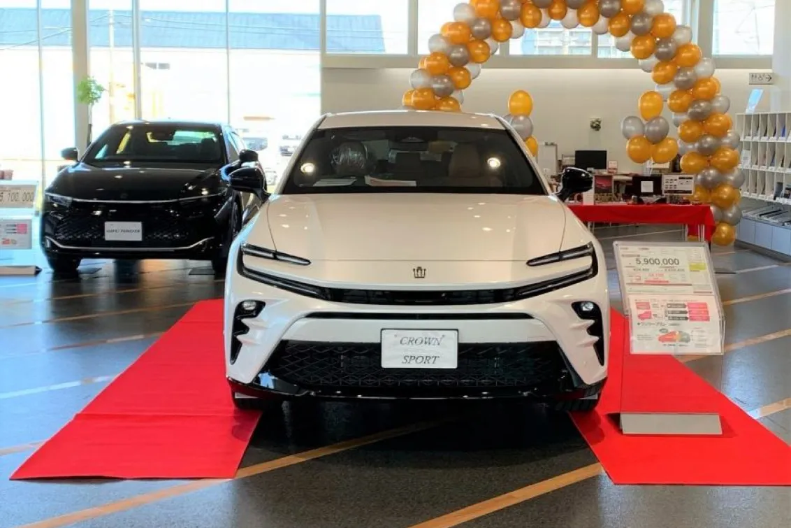 岐阜トヨタ自動車株式会社_関店_店舗内装