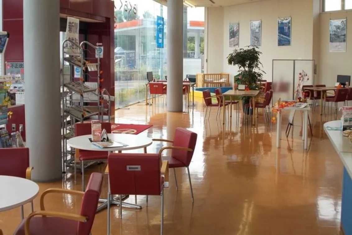 岐阜トヨタ自動車株式会社_長良店_店舗内装