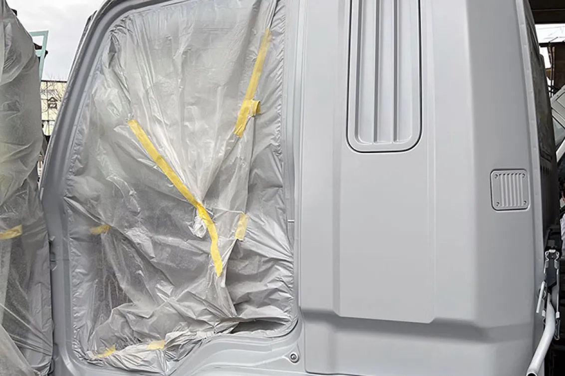 有限会社スズカ自動車_整備工場_ボディ再塗装