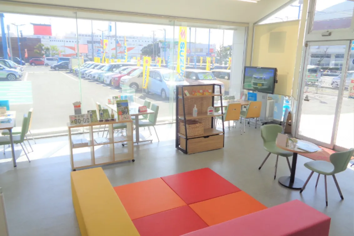 スズキ＿株式会社スズキ自販大分＿U’s STATION別府＿店舗内装