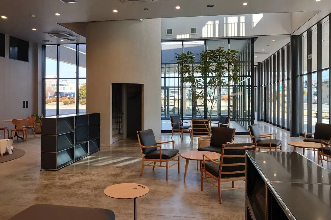 トヨタカローラ山梨＿甲斐アルプス店＿店舗内装