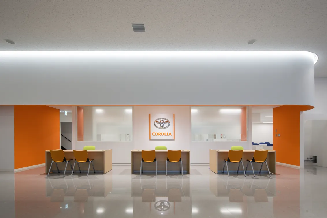 トヨタカローラ山梨＿甲府本店＿店舗内装