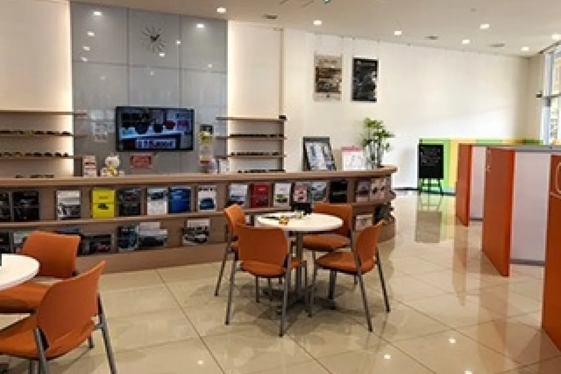 トヨタカローラ山梨＿都留バイパス店＿店舗内装