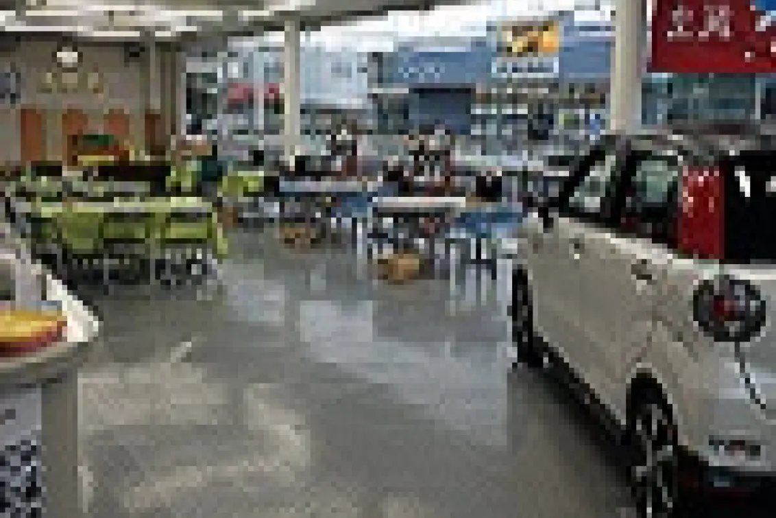 和歌山ダイハツ販売株式会社＿松島店＿店舗内観