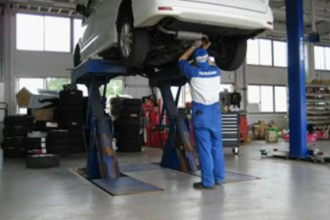 羽後日産モーター_湯沢店_整備風景