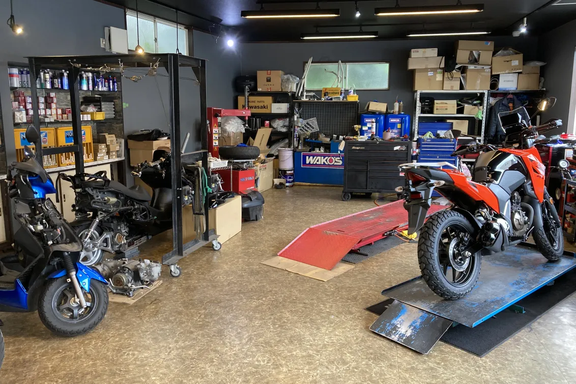 株式会社ビー・フリー_ビーフリー松戸店_整備工場1