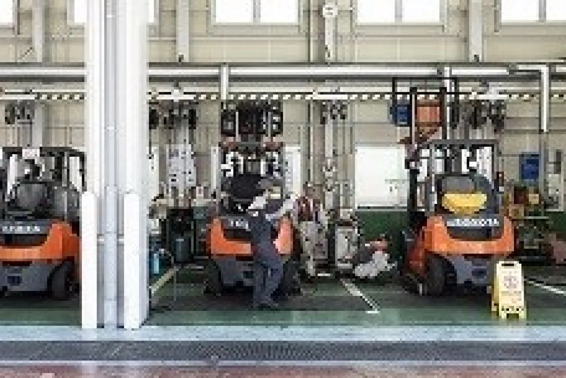 トヨタL&amp;amp;F兵庫株式会社_東播営業所_フォークリフト