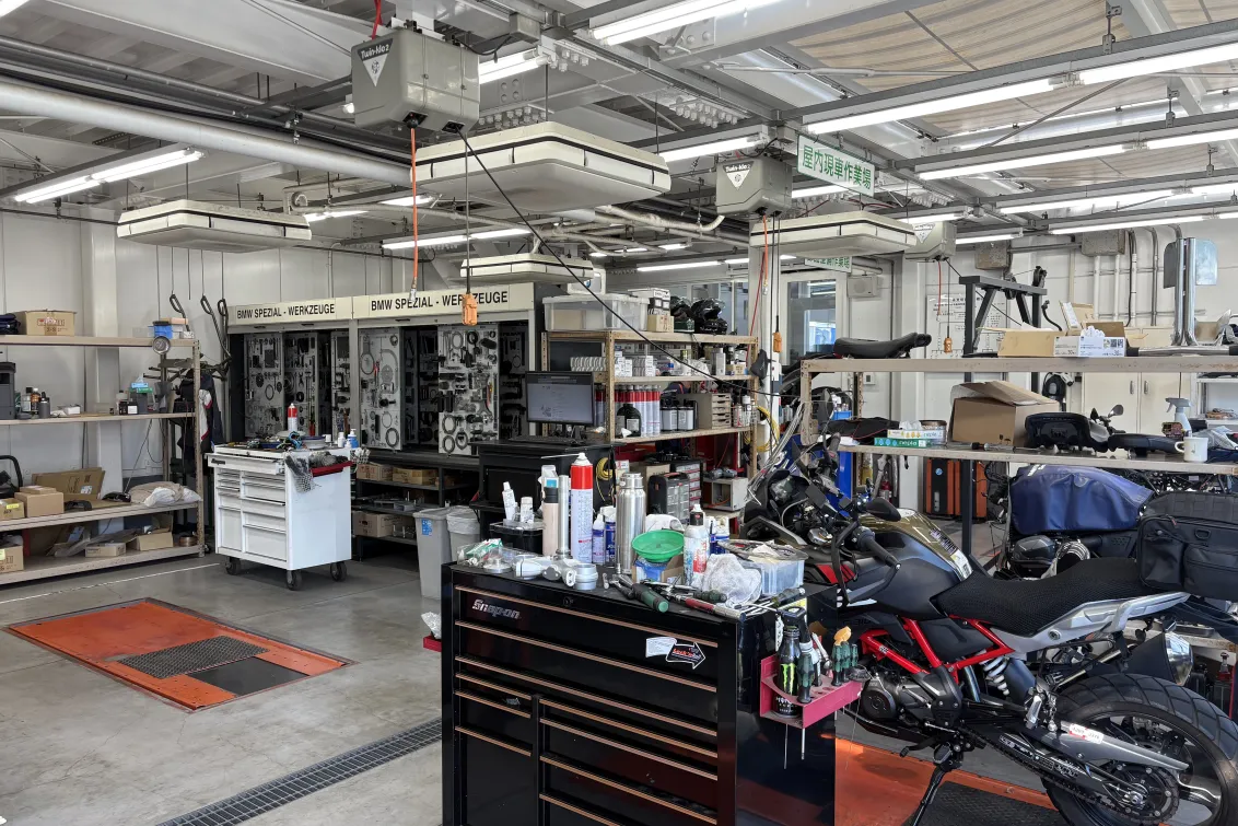 株式会社モトラッド平塚　整備現場