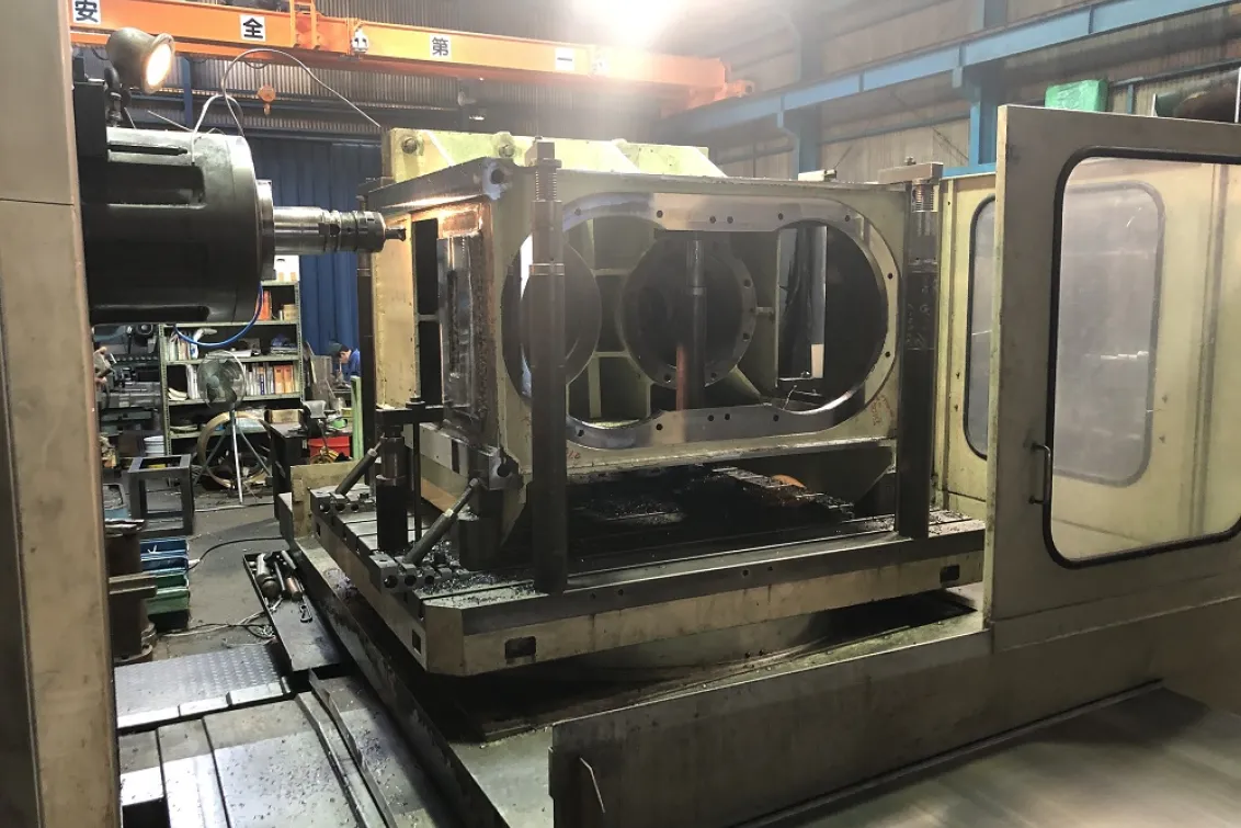 コスモテック_横中ぐり盤_加工