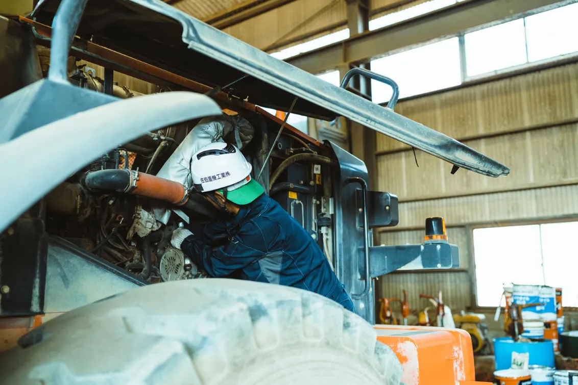 佐伯重機工業株式会社_本社_整備風景