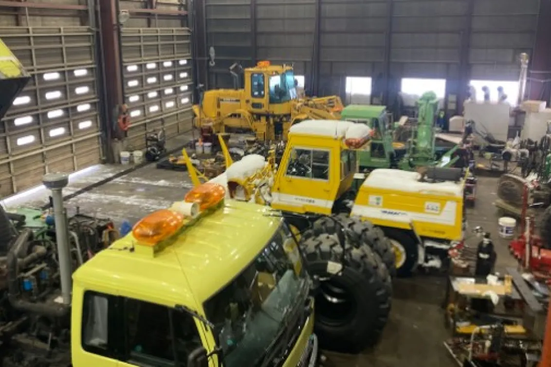 北海道川崎建機株式会社_留萌営業所_工場内