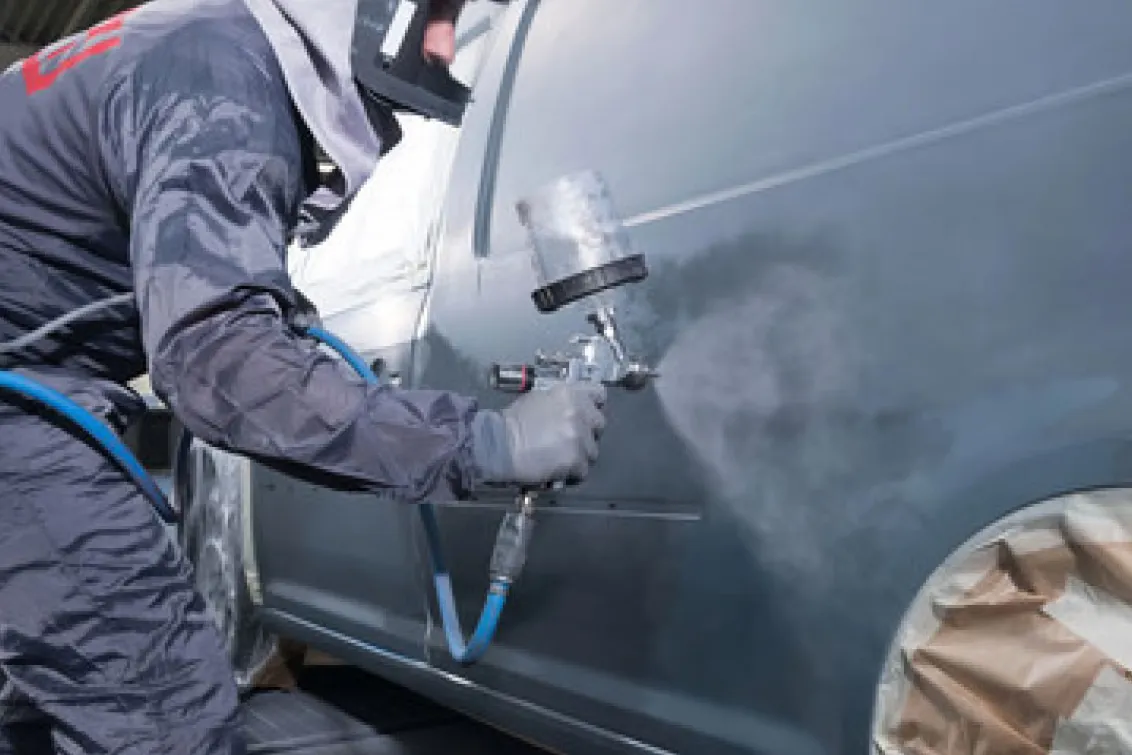 有限会社共立自動車商会_本社_板金塗装2