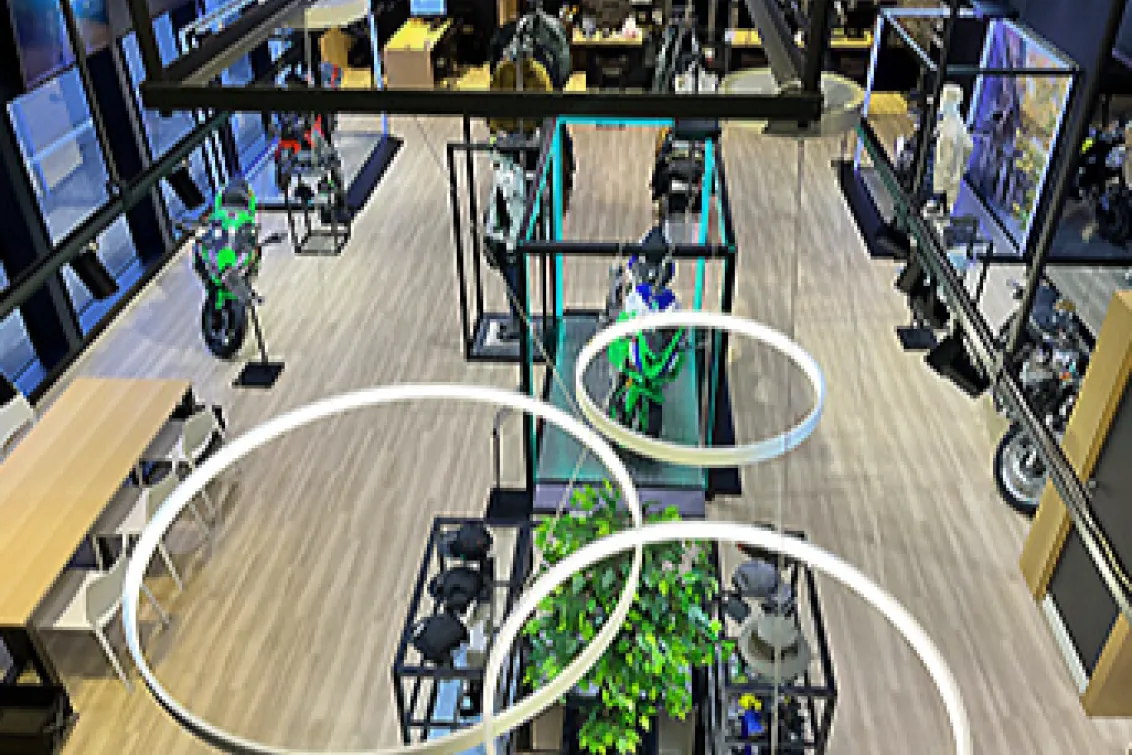 株式会社LAUNCH-MC_カワサキプラザ川越_店舗内