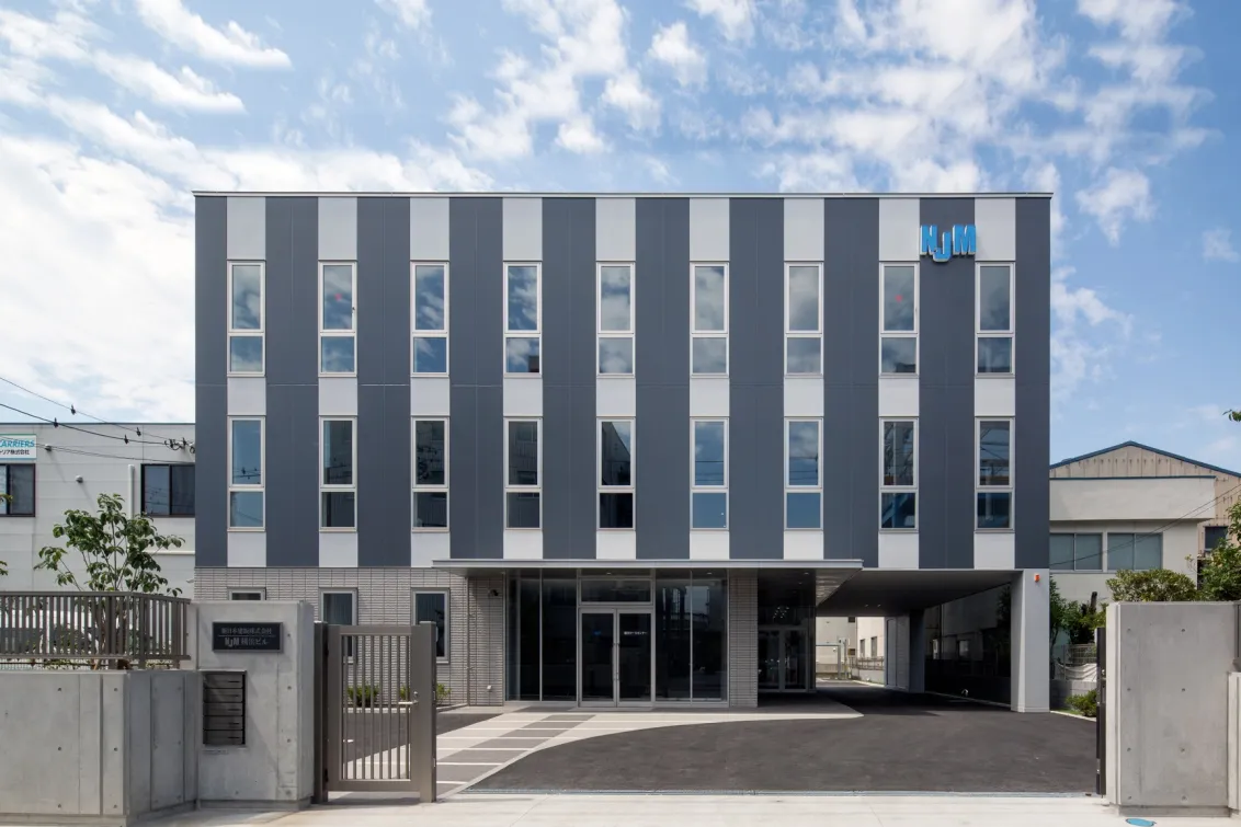 横浜リースセンター社屋（本社ではありません）