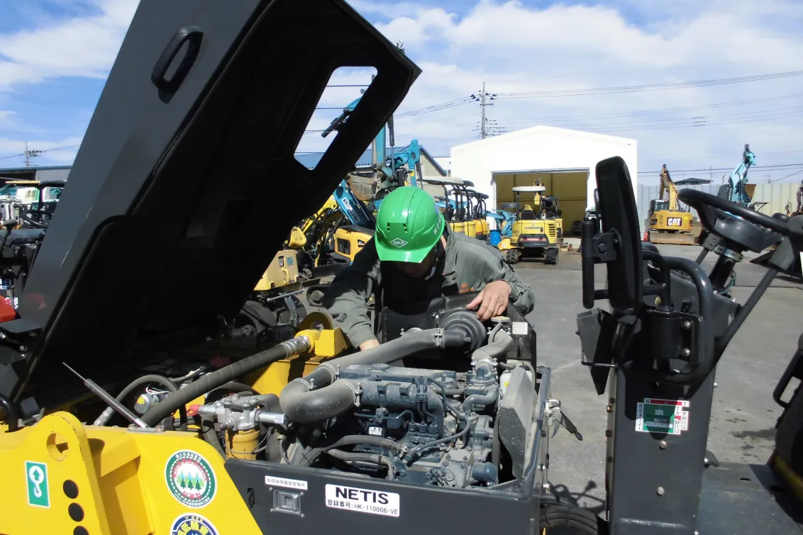 株式会社日興社朝霞営業所＿整備作業