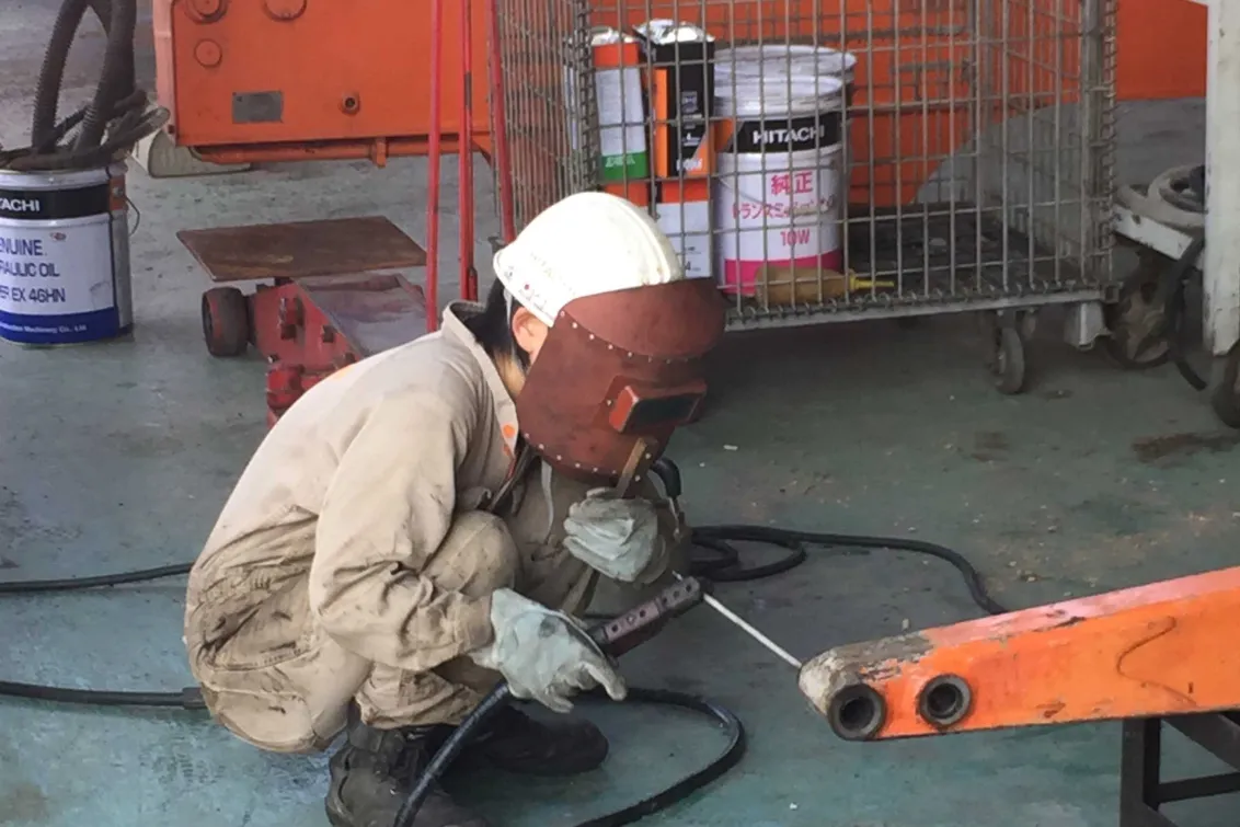 日立建機日本株式会社 _関東支社_西関東支店_富士吉田営業所_作業風景