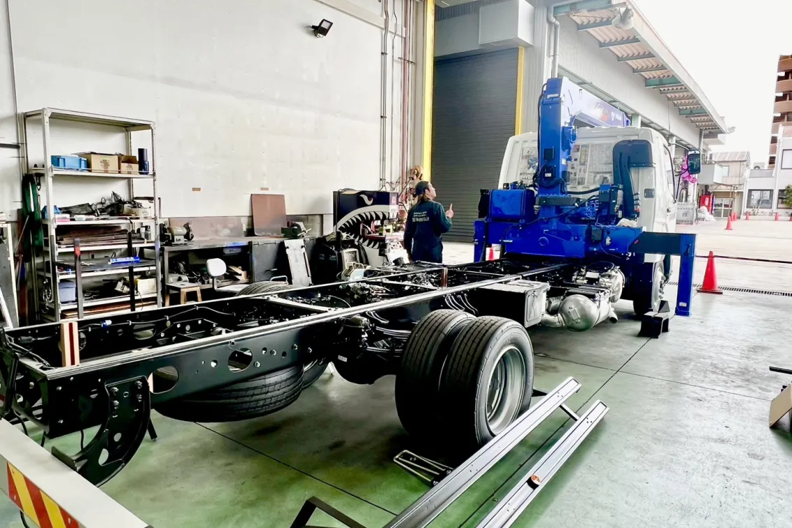 東栄自動車工業株式会社_本社工場_架装部門