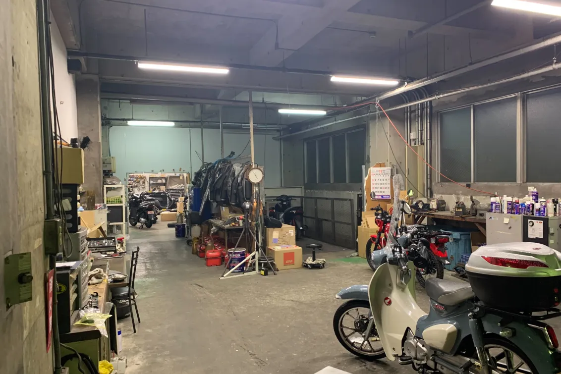 株式会社ベンケイ_本店_ピット内