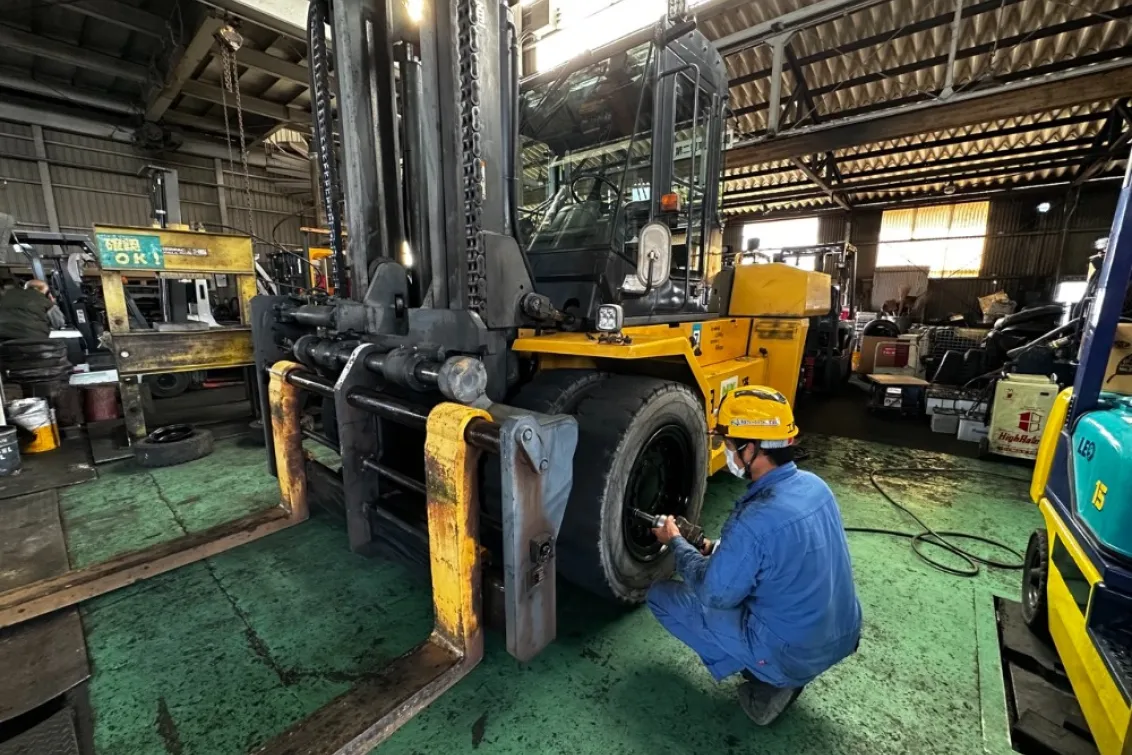 奈良フォークリフト株式会社＿本社＿整備スタッフ