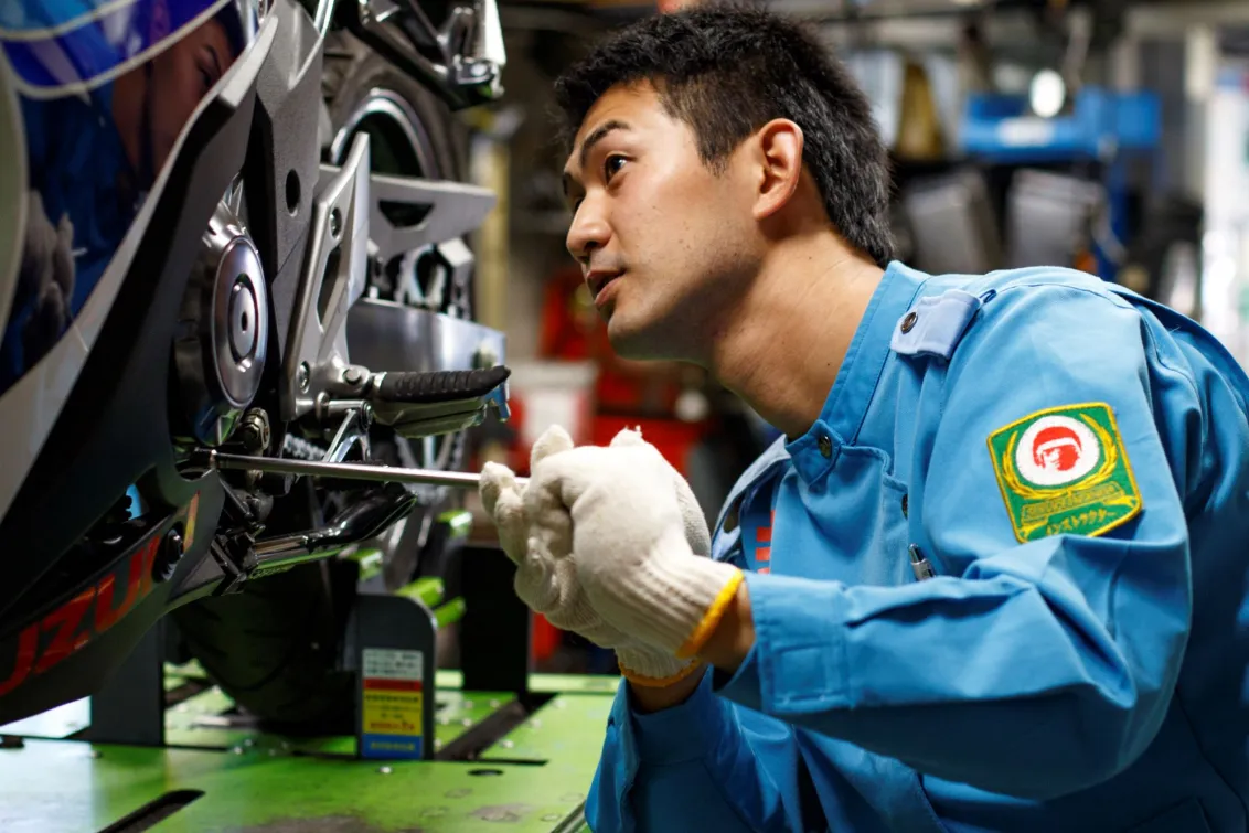 株式会社レッドバロン_五日市店_整備風景