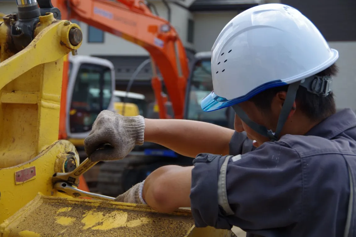 新光重機株式会社_本社_整備風景