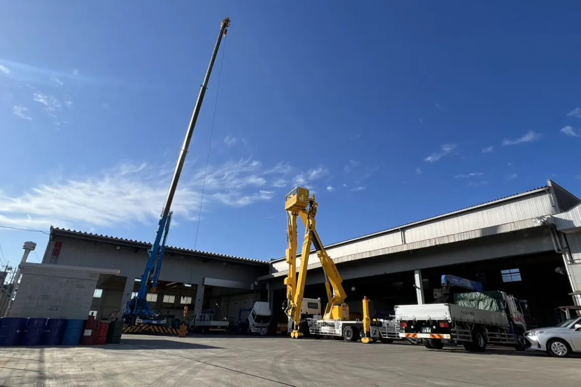東栄自動車工業　本社工場　外観