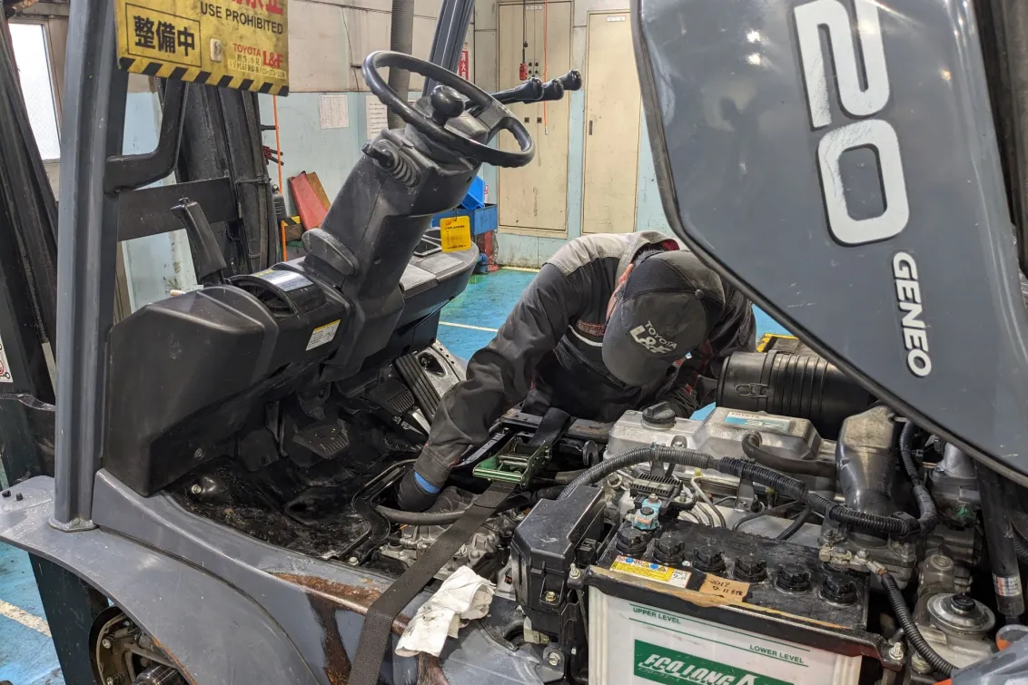 トヨタＬ＆Ｆ新潟株式会社_中越営業所_整備風景