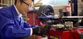 東洋精器工業株式会社_横浜支店_作業風景1