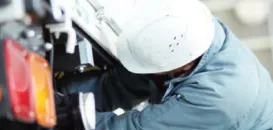 株式会社アイチコーポレーション　整備士　背景